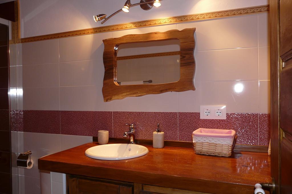 Apartamentos La Condesa Valmeo Zimmer foto